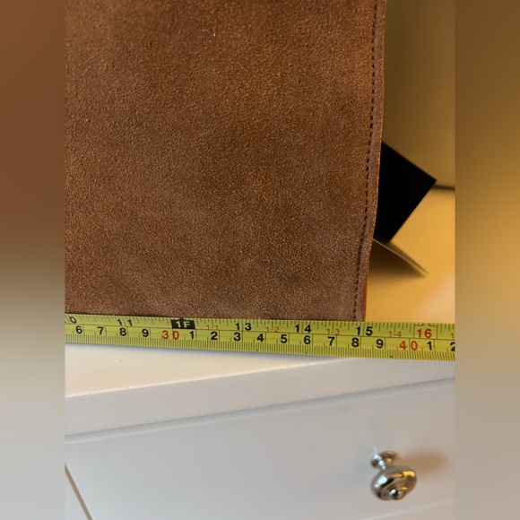Claudia Firenze Suede Camel Bag NWT w/Shoulder Strap - Picture 14 of 17